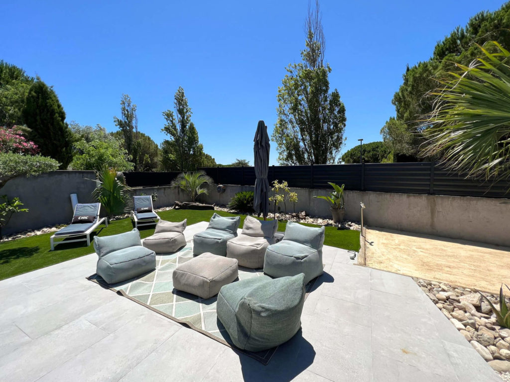 Réalisation d’une terrasse extérieure et création de jardin